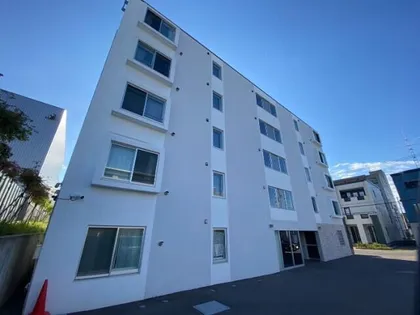 NAHEL RAVISSAの画像