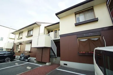 エレガンツァカーサ【203号室】の外観