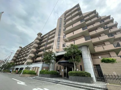 カワデンエミネンスハイツ【3階】の外観