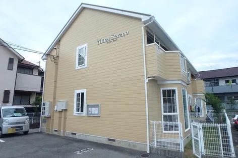 ニイナセレノの画像