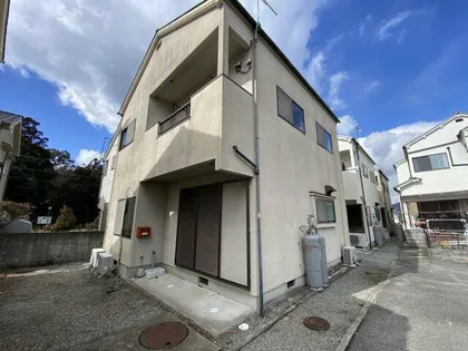 小室借家【2号室】の外観