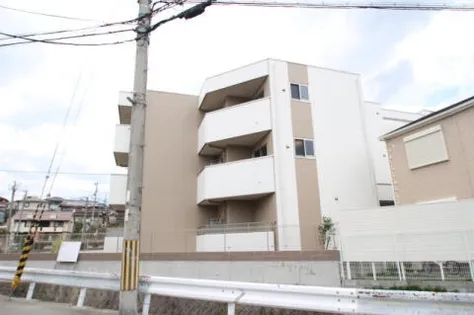 ラフィネ カワニシイケダ【101号室】の外観