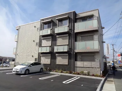 シャーメゾン ルイの画像