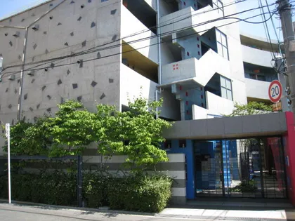 スタディオン【4階】の外観