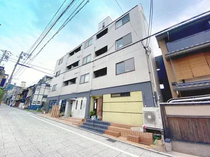 京都府京都市東山区大和大路通四条下る4丁目小松町【マンション】の外観