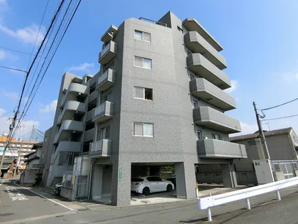 ピエスラルジュの画像