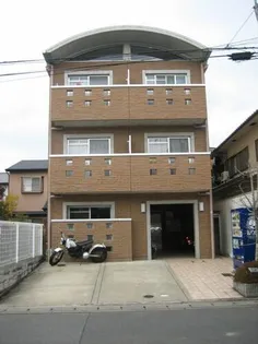 コモド嵯峨【2階】の外観