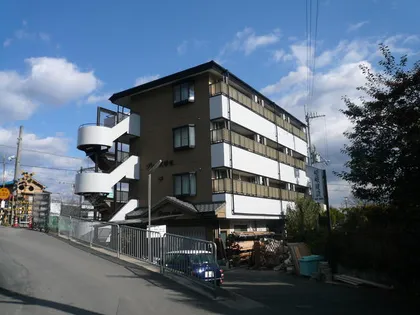 グレース嵯峨【4階】の外観