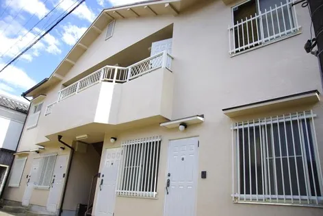 ロイヤルパーク柏原駅前の画像