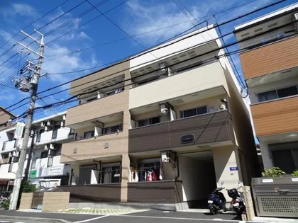 大阪府摂津市正雀4丁目【アパート】の外観