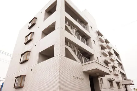 ブルースカイハイツ【3階】の外観