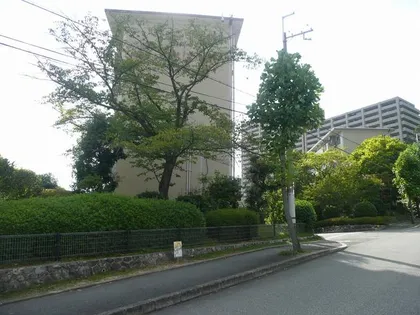 箕面如意谷住宅11号棟の画像