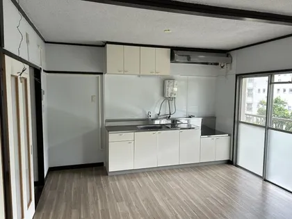 中宮第四住宅【3階】の外観