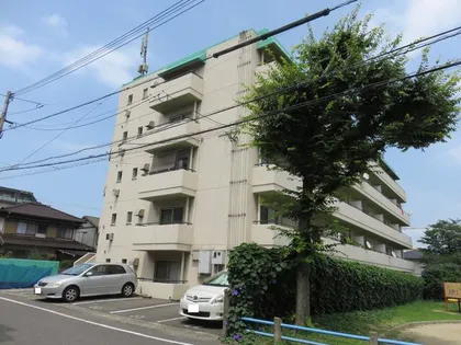 高峰グリーンマンション【4階】の外観