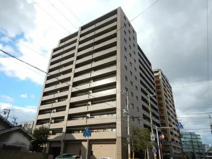 サーパス市駅前の画像