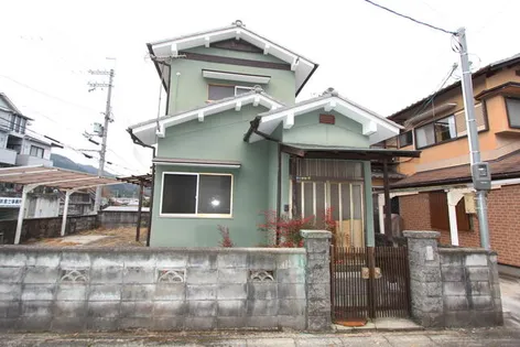 京都府亀岡市西つつじケ丘雲仙台2丁目【一戸建】の外観