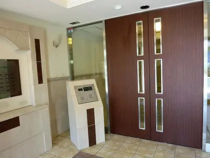 エルアンジュ門戸岡田町【4階】の玄関