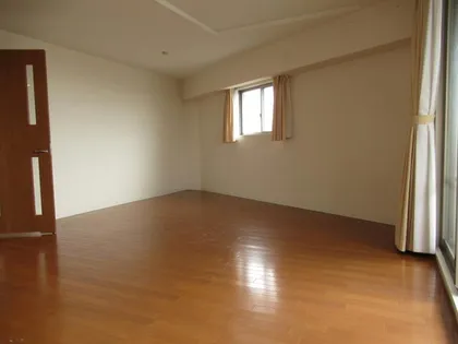 エルアンジュ門戸岡田町【4階】の居間