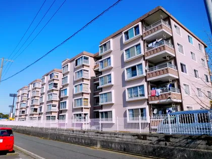 リヴィエール本城 302号室【3階】の外観