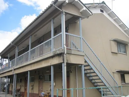 京都府長岡京市井ノ内下東ノ口【アパート】の外観