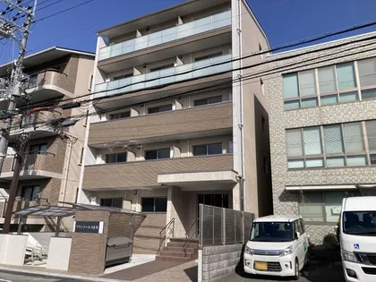 ブランドールO&M【1階】の外観