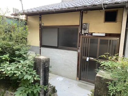 京都府京都市右京区嵯峨石ケ坪町【テラスハウス】の外観