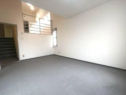 フローラ観音林【2階】の居間