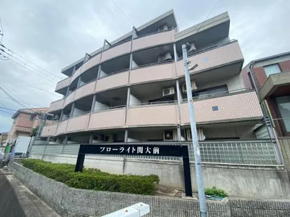 大阪府吹田市山手町1丁目【マンション】の外観