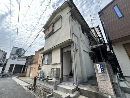 大西文化【102号室】の外観