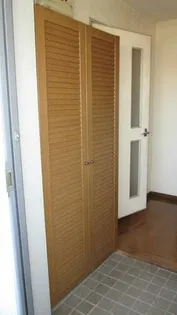 サンパーク丸山【201号室】の玄関