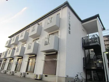 シャトレ壱番館【1階】の外観