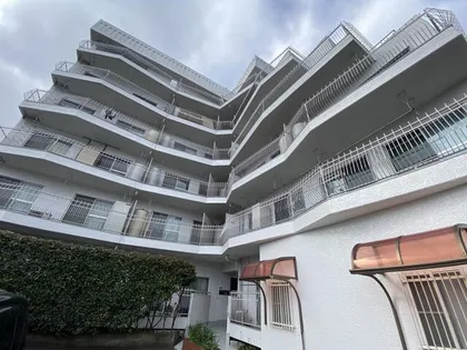 ロイヤルコーポ内納【3階】の外観