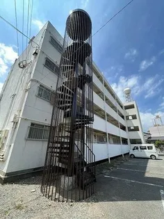 大里東マンション【1階】の外観