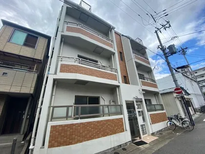 エトワール寺田【1階】の外観