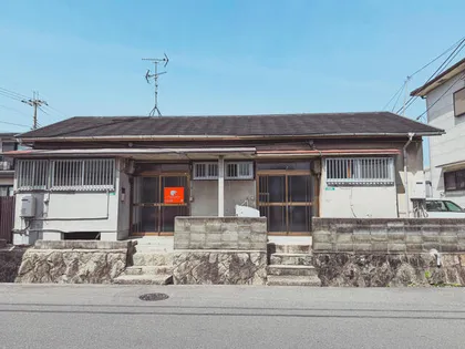 兵庫県伊丹市岩屋1丁目【テラスハウス】の外観