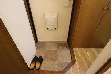 コスモハイツ【2階】の玄関