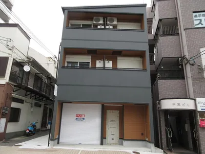 ナチュラルフロント【2階】の外観