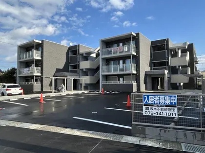 ティグリスE・W【3階】の間取り