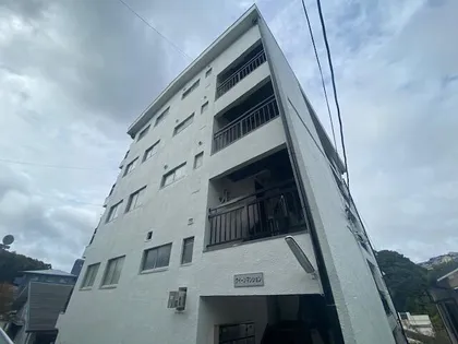 クィーンマンション【3階】の外観