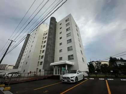 宮の森グランドハイツ【3階】の外観