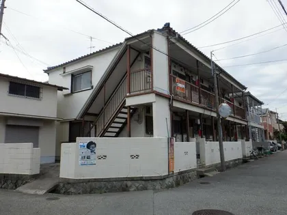 兵庫県宝塚市末成町【アパート】の外観