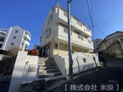 キャンパスヒルズ鈴蘭台【1階】の外観