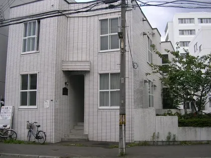 ホワイトレジデンス【2号室】の外観