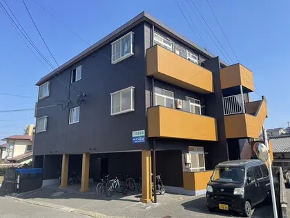 プルミエール大浦【2階】の外観