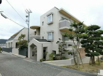 ラブリー鈴蘭台301 (3階)【3階】の外観