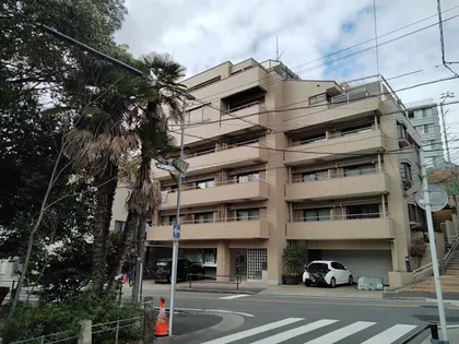 マンション悠山【305号室】の外観