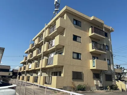 ファミール寺本【101号室】の外観