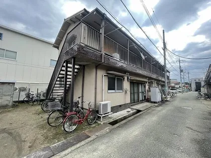 兵庫県伊丹市森本5丁目【アパート】の外観