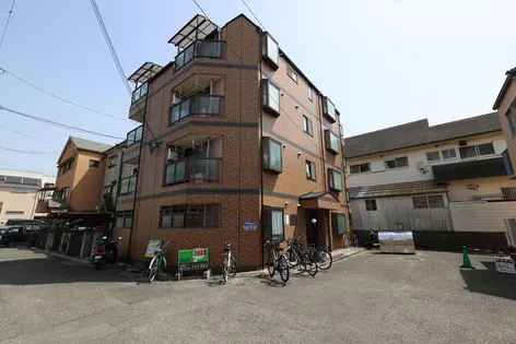 四条畷駅16分 大きな出窓で明るいお部屋 端部屋【3階】の外観