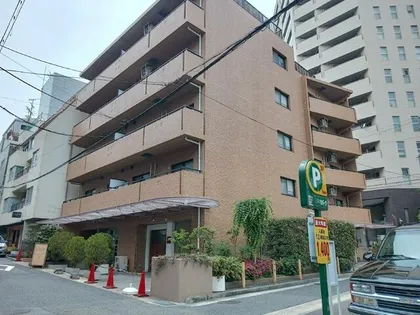 メゾン ドュウの画像